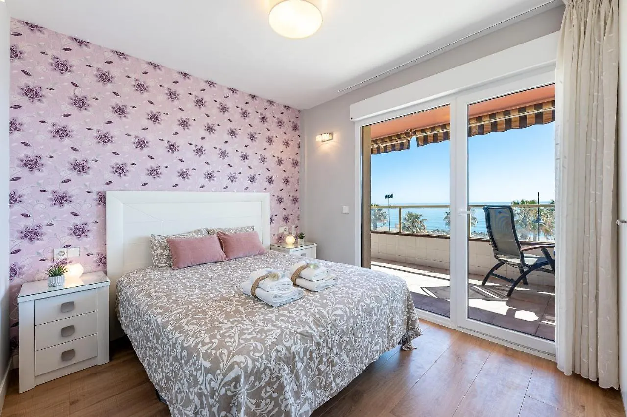 797 Holiday Rentals - Amplio Piso Con Terraza En Primera Linea De Playa Torremolinos